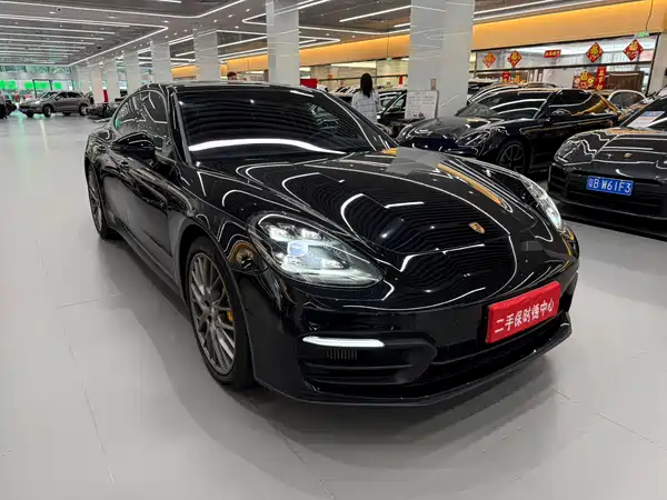 Porsche Panamera 2022