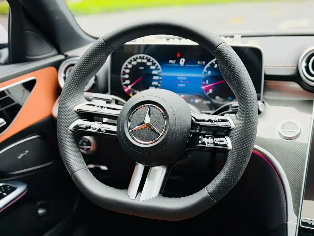 Mercedes-Benz C-Class 2023 — фото 4