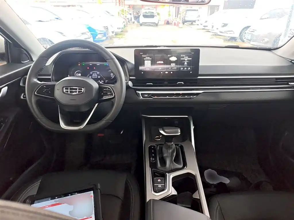 Geely Emgrand 2022 — фото 10