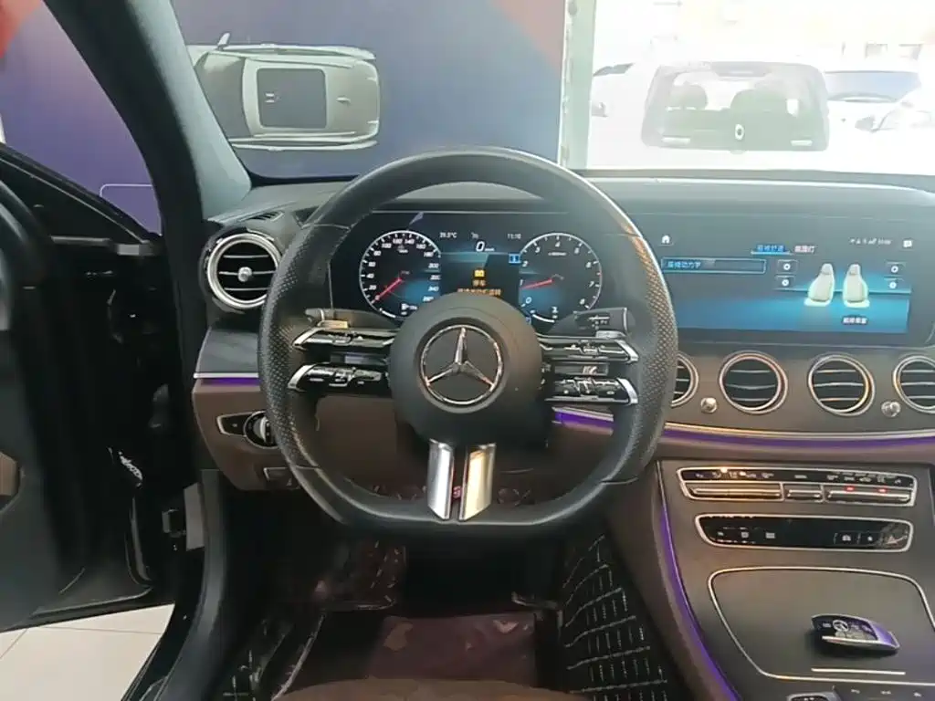 Mercedes-Benz E-Class 2022 — фото 11