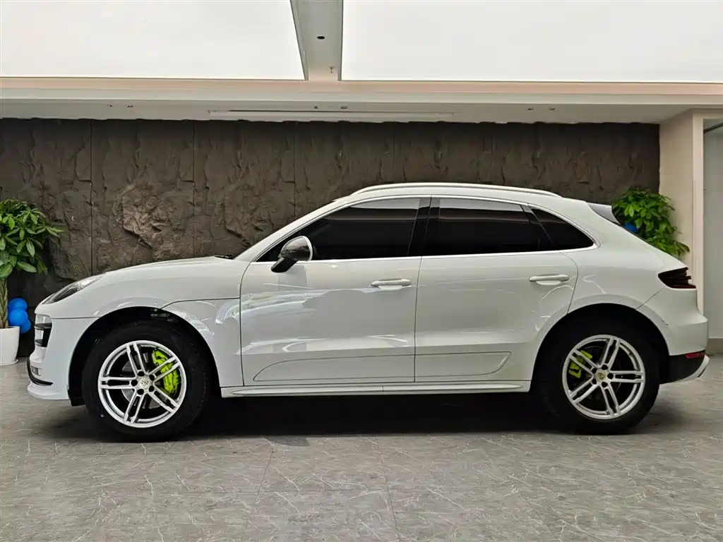 Porsche Macan 2017 — фото 3