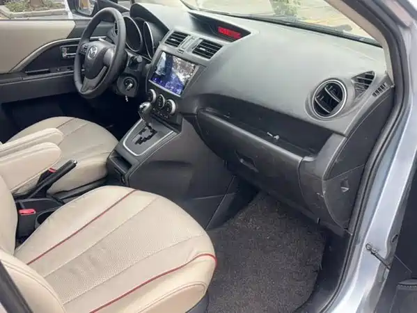 Mazda 5 2011