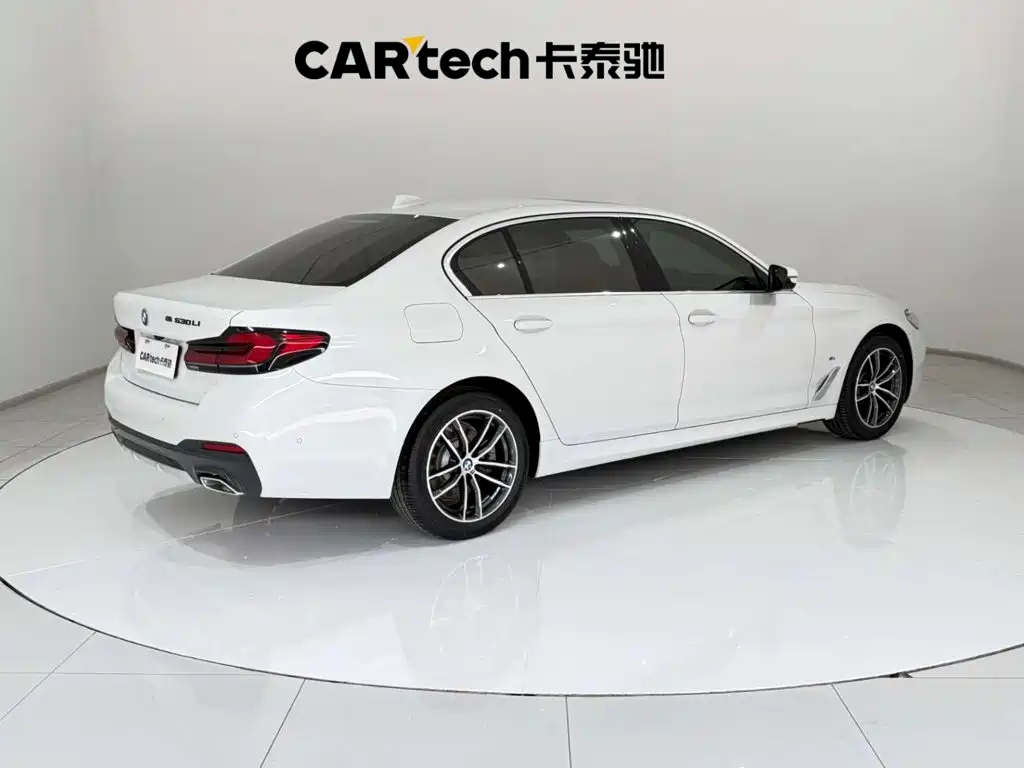 BMW 5 Series 2022 — фото 11