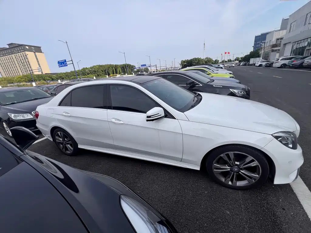 Mercedes-Benz E-Class 2015 — фото 10