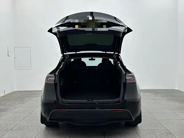 Tesla Model Y 2022 — фото 18