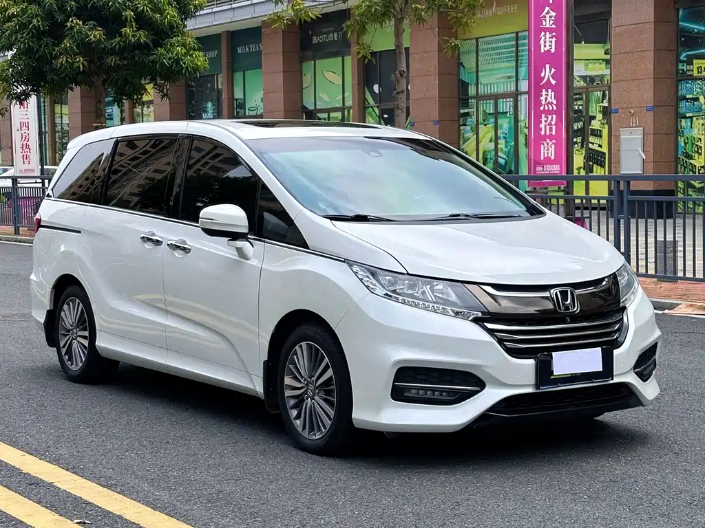 Honda Odyssey 2018 — фото 3
