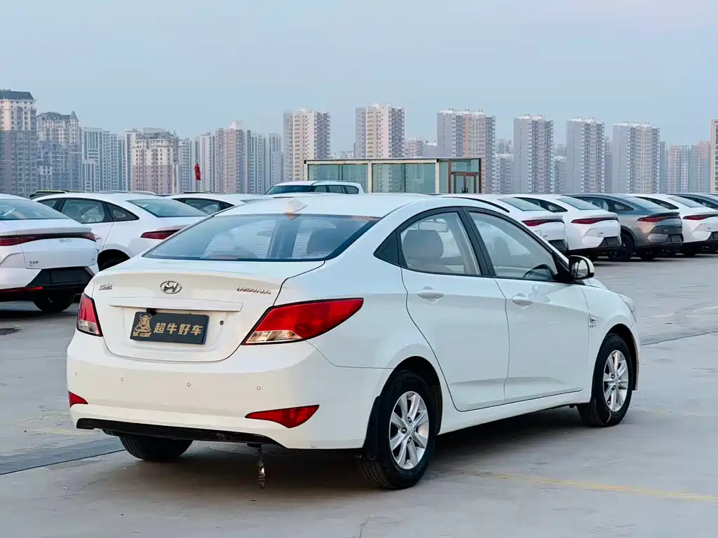 Hyundai Verna 2016 — фото 7