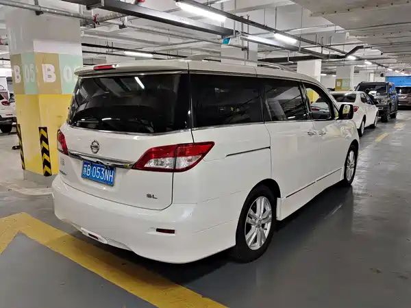 Nissan Quest 2014