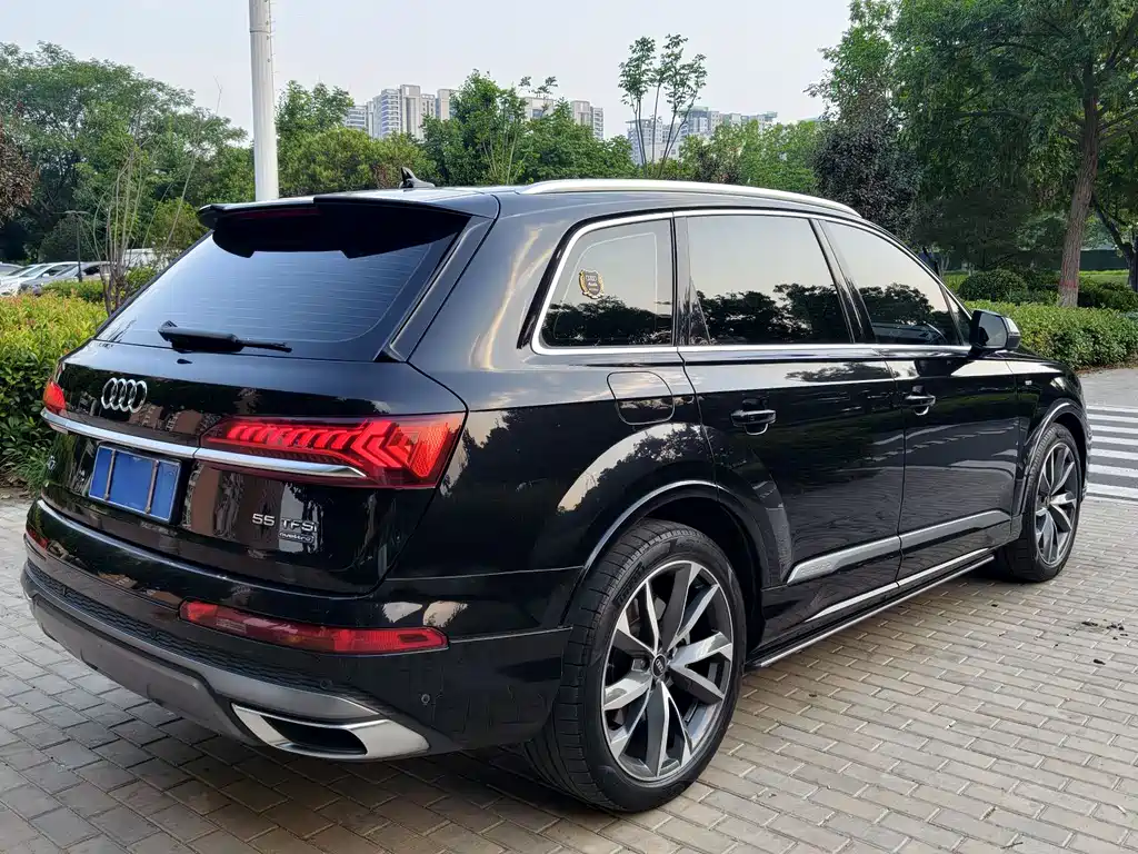 Audi Q7 2021