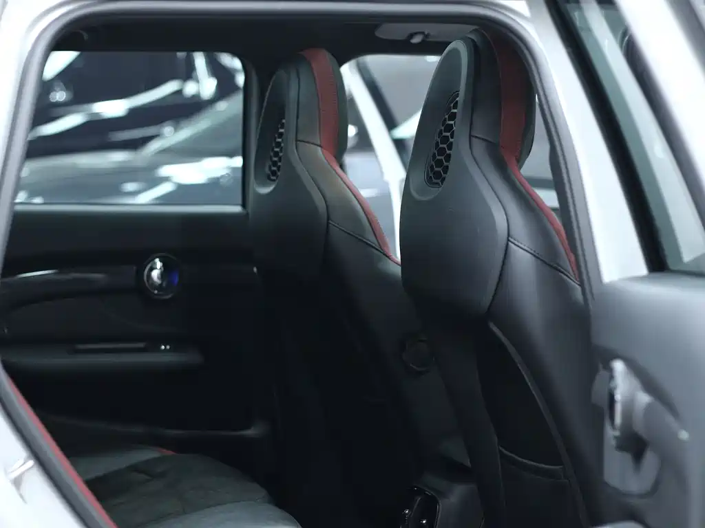 MINI JCW Clubman 2018 — фото 12