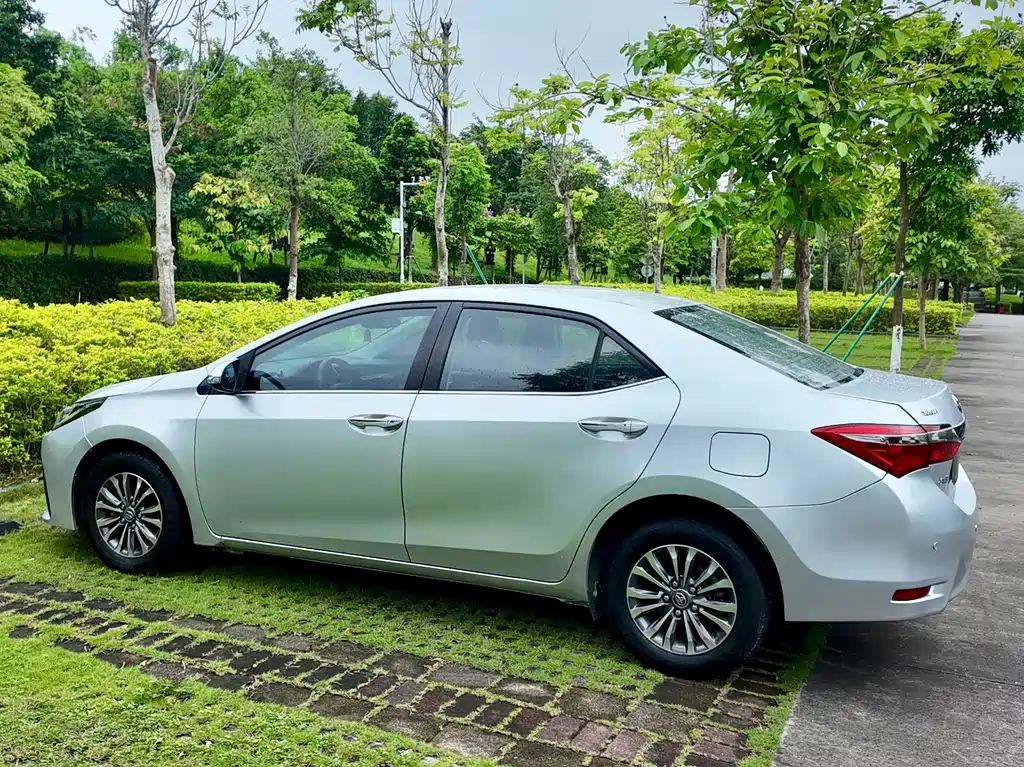 Toyota Corolla 2018 — фото 17
