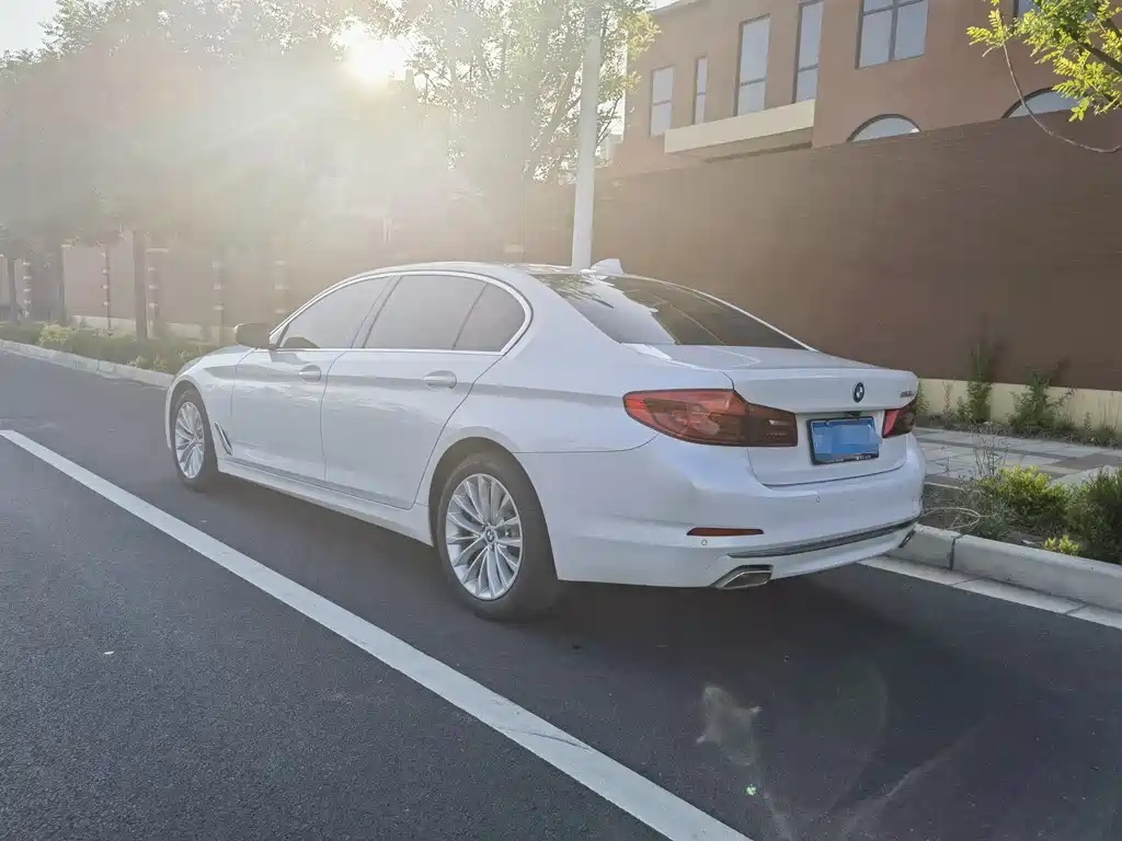 BMW 5 Series 2020 — фото 9
