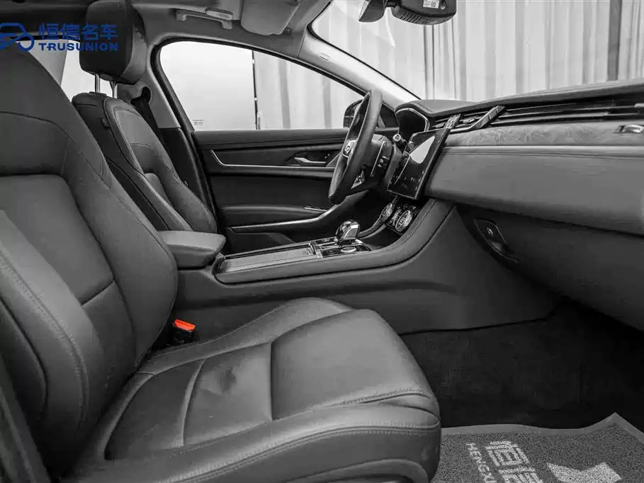 Jaguar XFL 2021 — фото 15