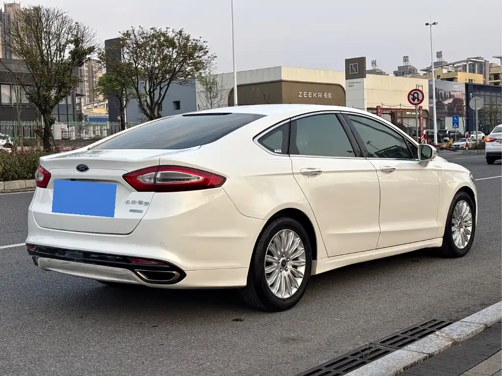 Ford Mondeo 2015 — фото 4