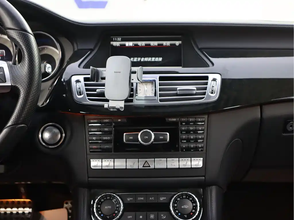 Mercedes-Benz CLS 2013 — фото 11