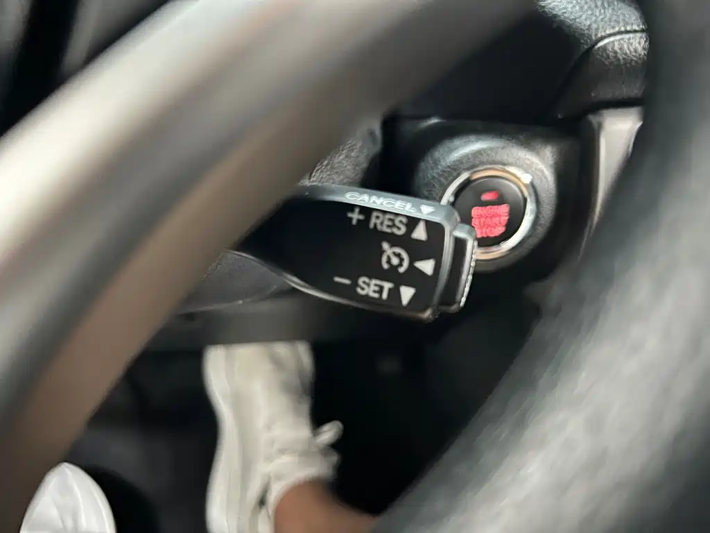 Toyota Yaris L 2023 — фото 17