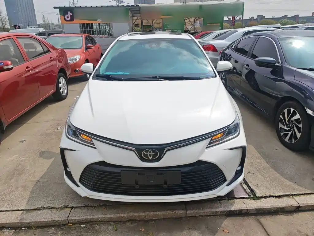 Toyota Corolla 2019 — фото 3