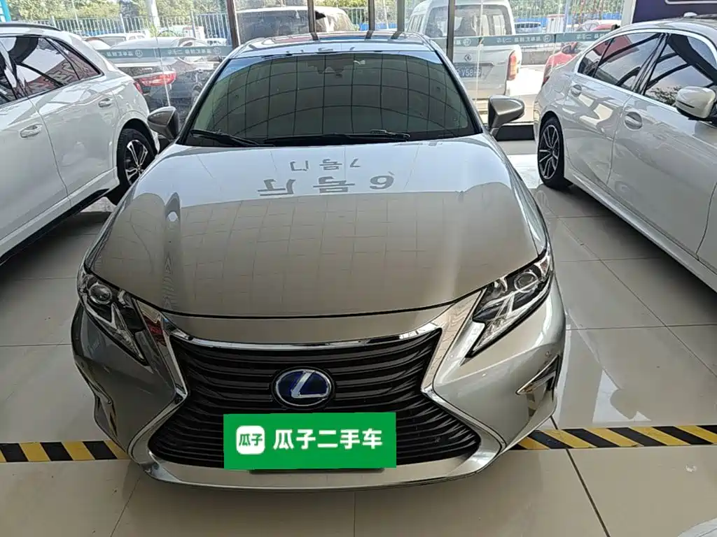 Lexus ES 2018 — фото 3