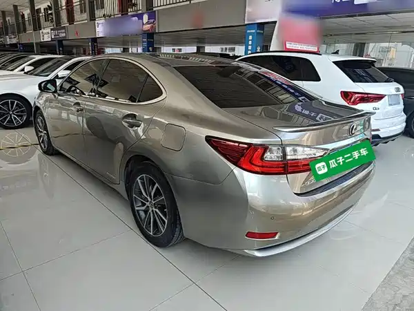 Lexus ES 2015