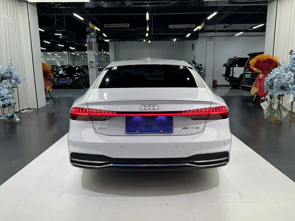 Audi A7 2023 — фото 9