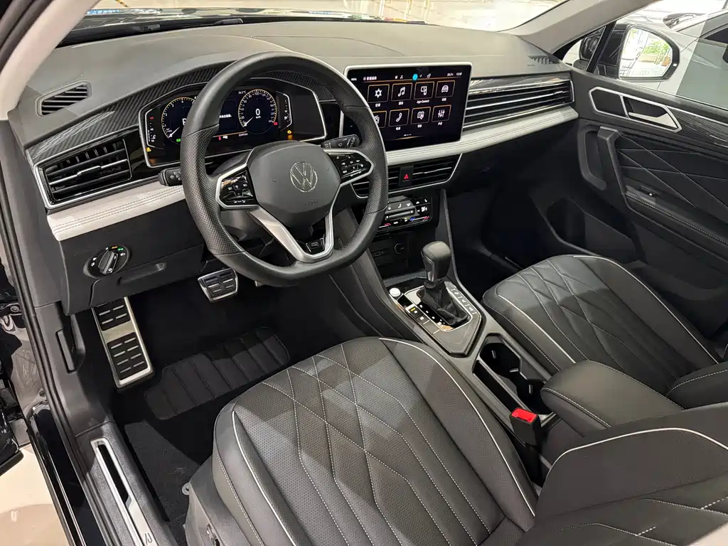 Volkswagen Tiguan L 2023 — фото 4