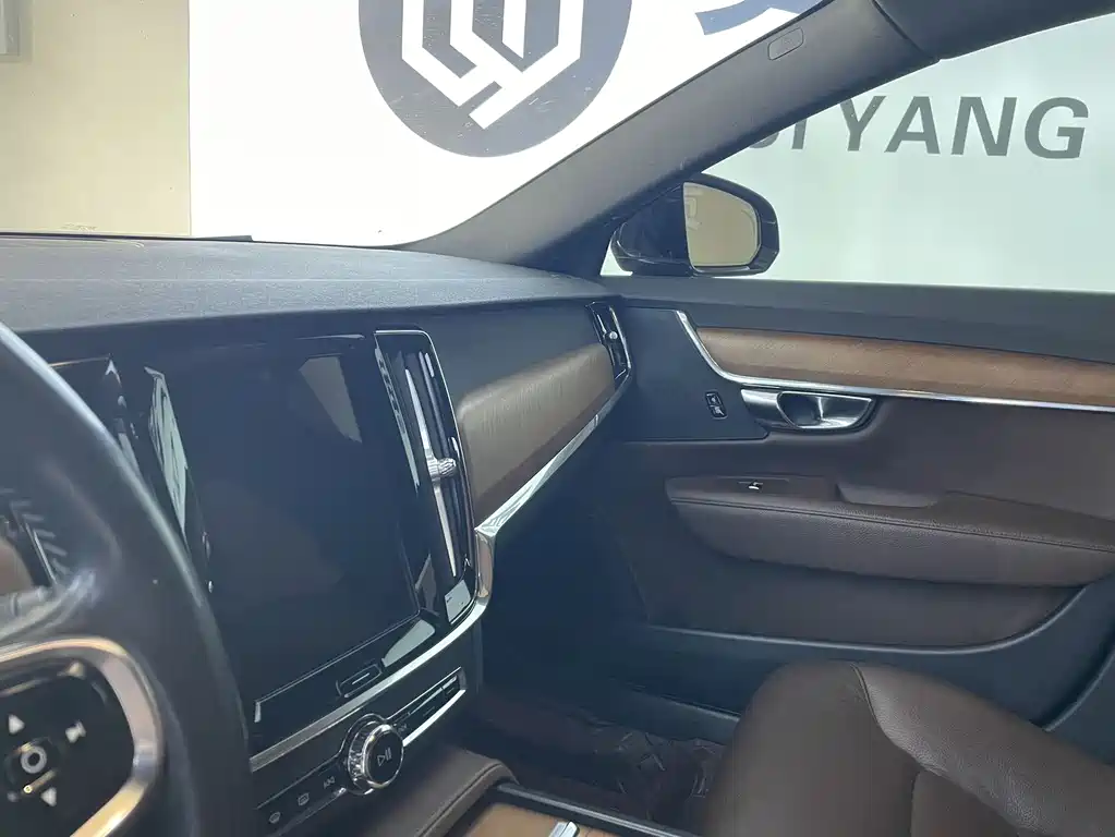Volvo S90 2022 — фото 10