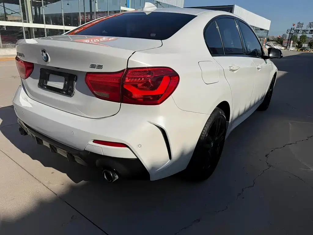 BMW 1 Series 2021