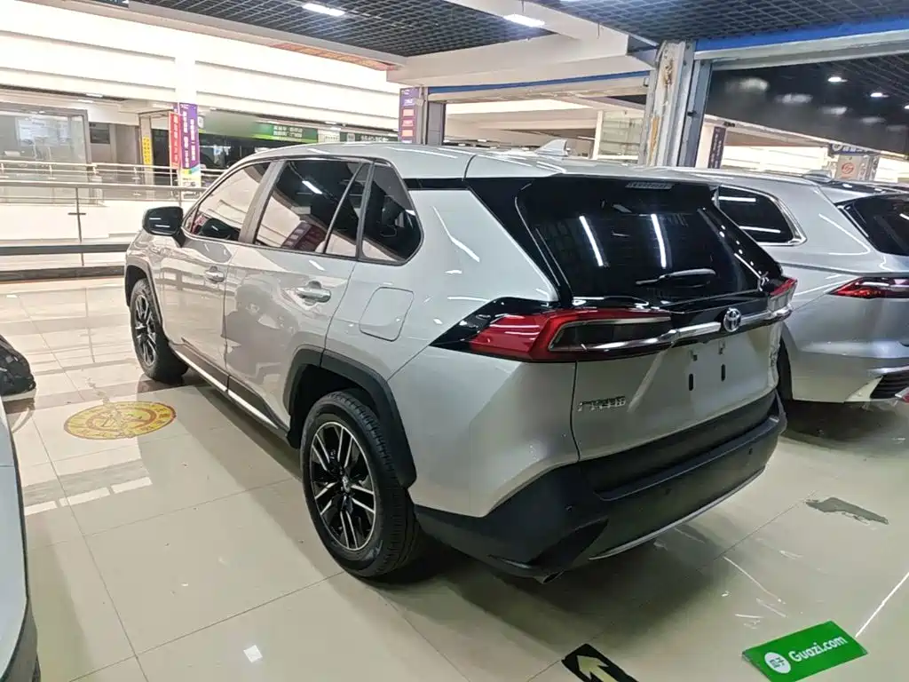 Toyota Wildlander New Energy 2022 — фото 5