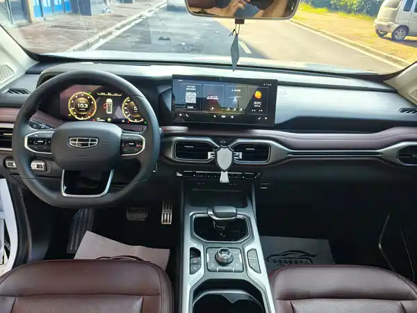 Geely Haoyue 2022