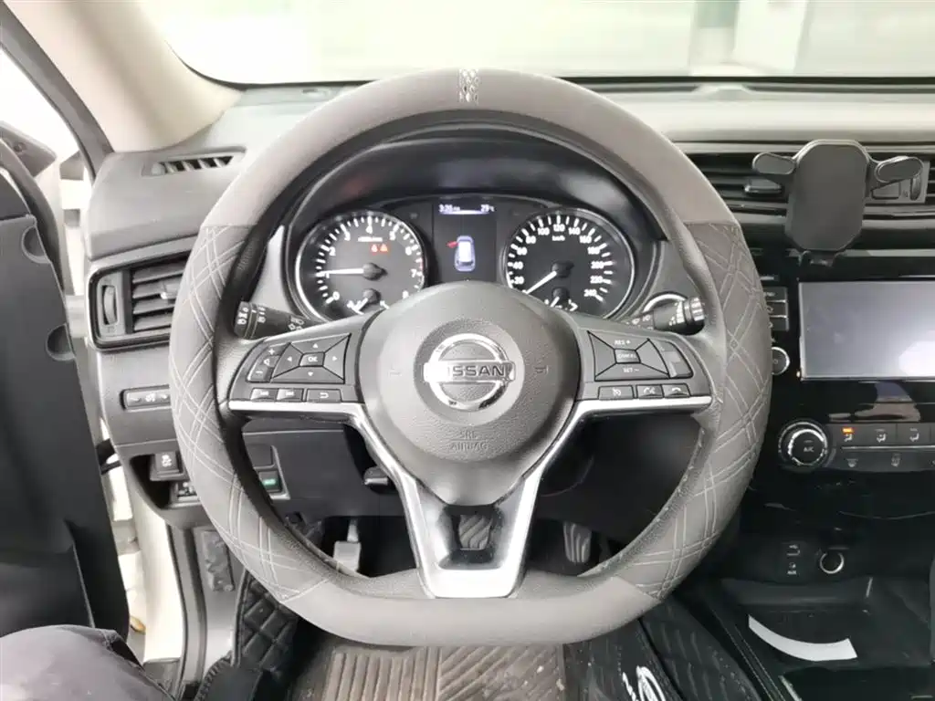 Nissan X-Trail 2018 — фото 11