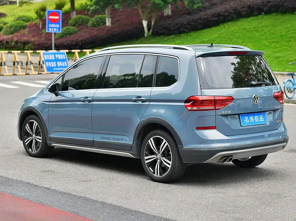 Volkswagen Touran 2019 — фото 3