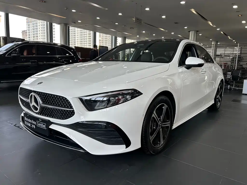 Mercedes-Benz A-Class 2024 — фото 1
