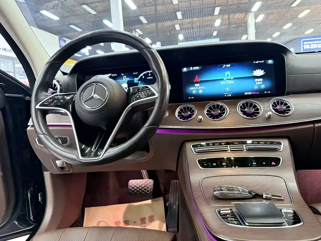 Mercedes-Benz E-Class 2023 — фото 6