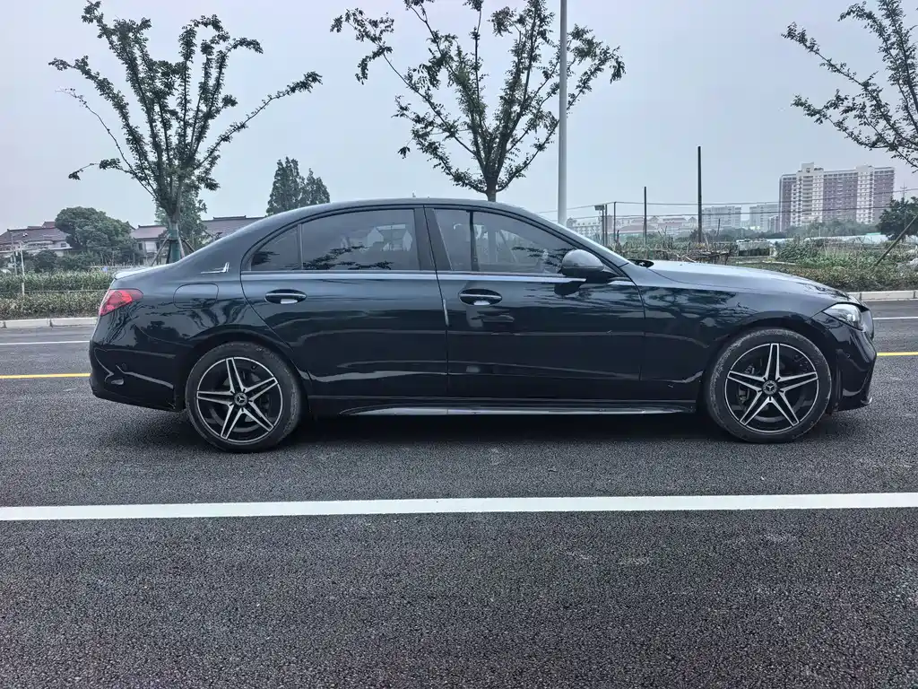 Mercedes-Benz C-Class 2024 — фото 12