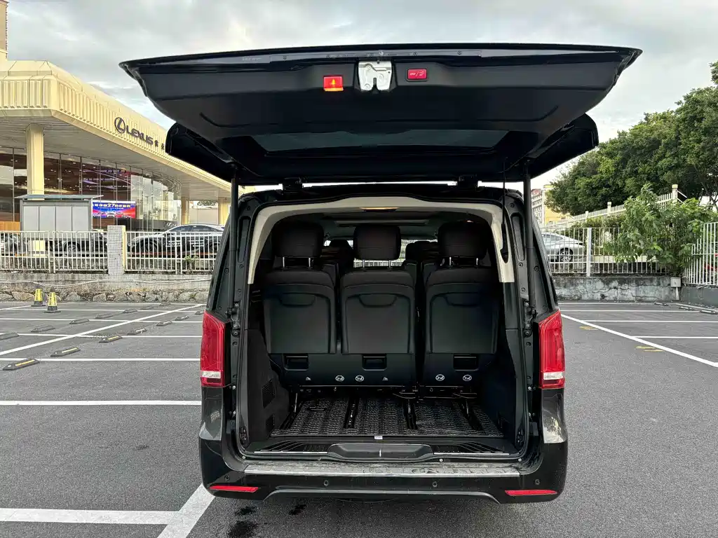 Mercedes-Benz V-Class 2022 — фото 14