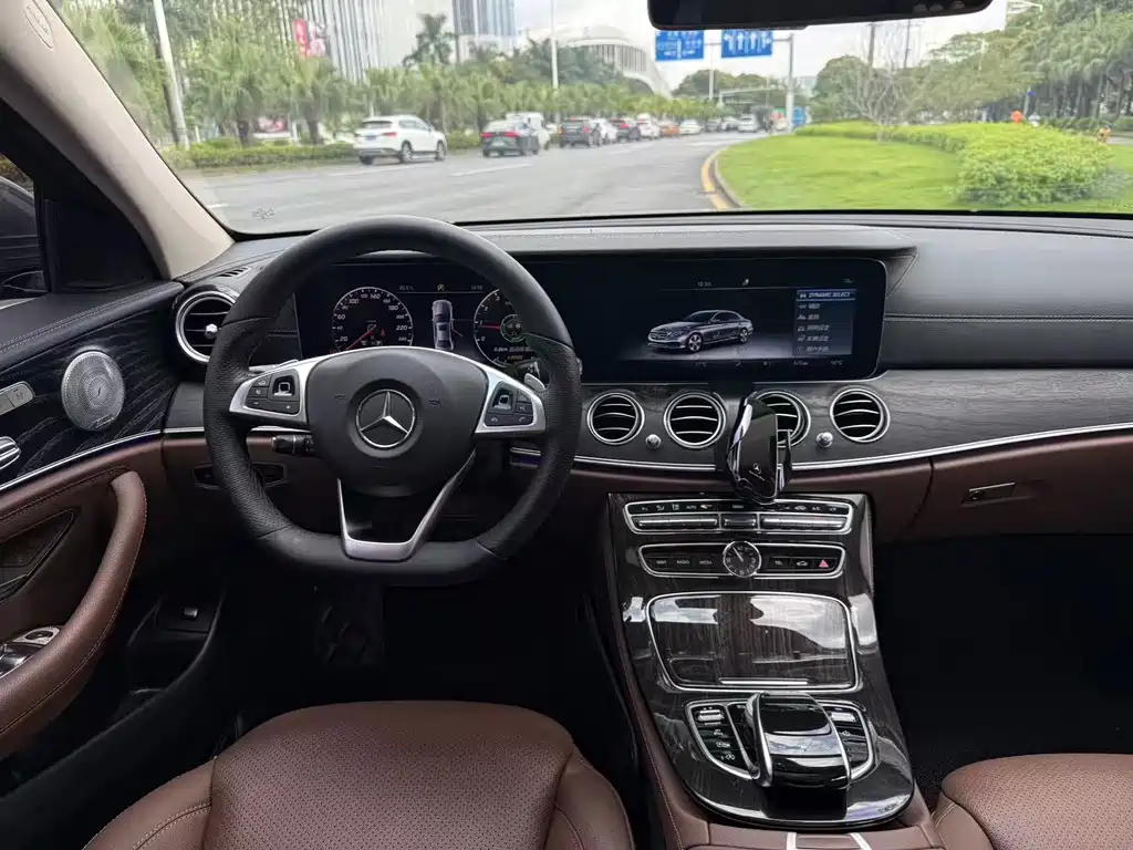 Mercedes-Benz E-Class 2017 — фото 10