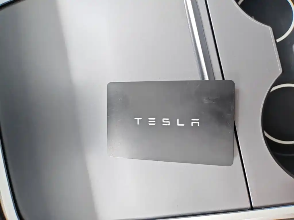 Tesla Model Y 2022 — фото 9