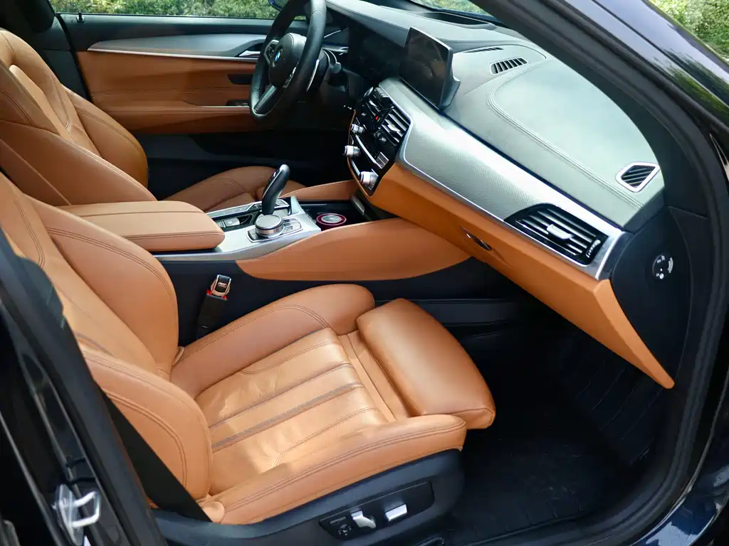 BMW 6 Series GT 2019 — фото 13