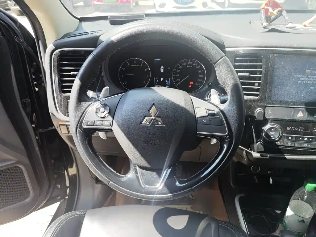 Mitsubishi Outlander 2019 — фото 11