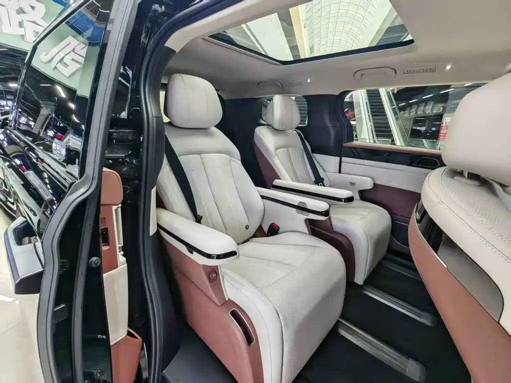 BYD Xia 2025 — фото 11