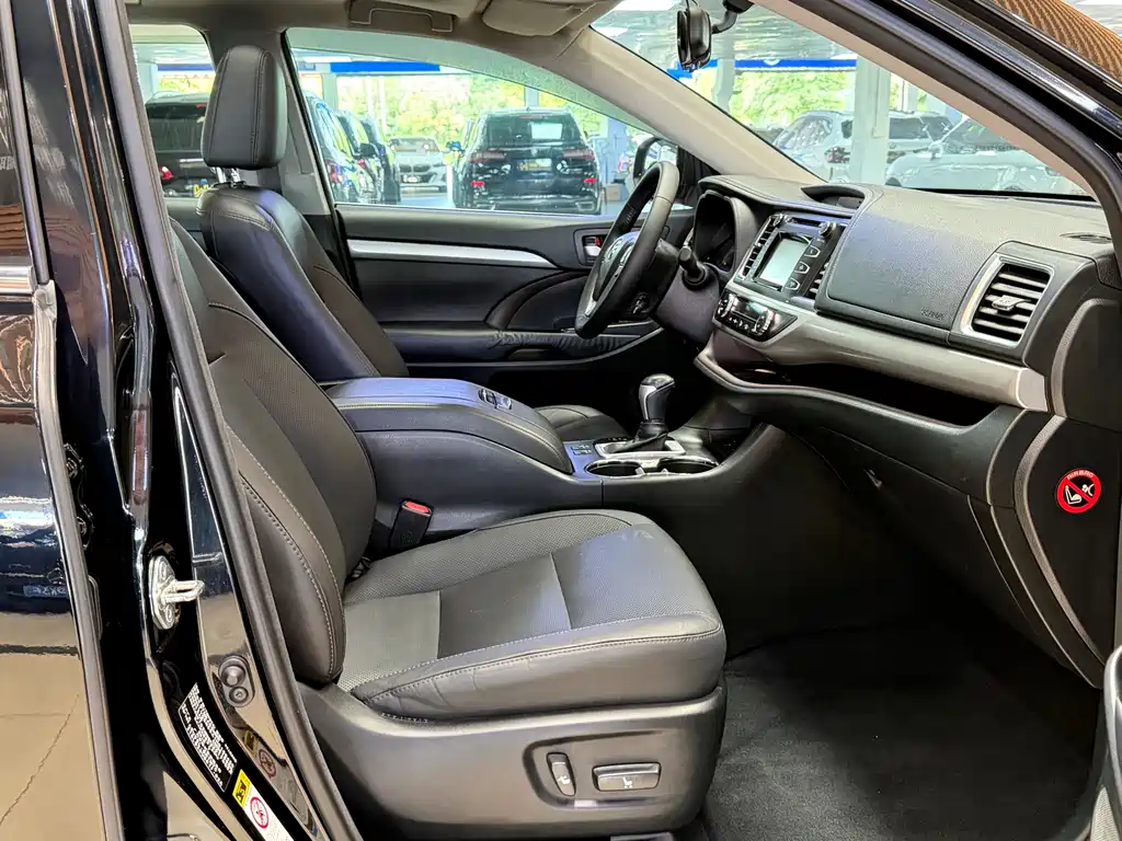 Toyota Highlander 2017 — фото 10