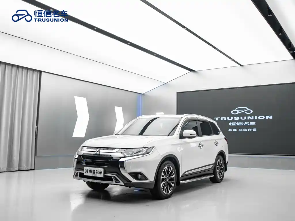 Mitsubishi Outlander 2020 — фото 3
