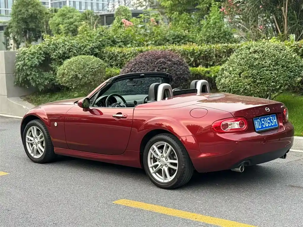Mazda MX-5 2013 — фото 11