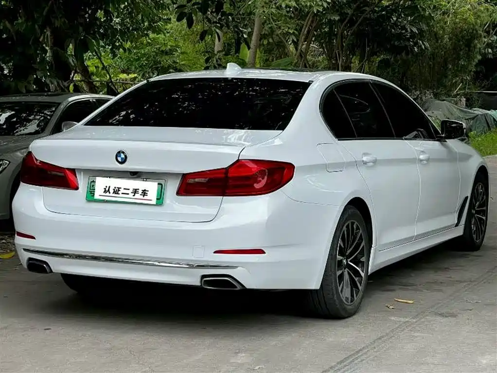 BMW 5 Series New Energy 2019 — фото 6