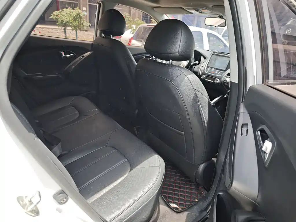 Hyundai ix35 2016 — фото 11