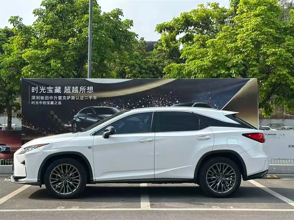Lexus RX 2017 — фото 11