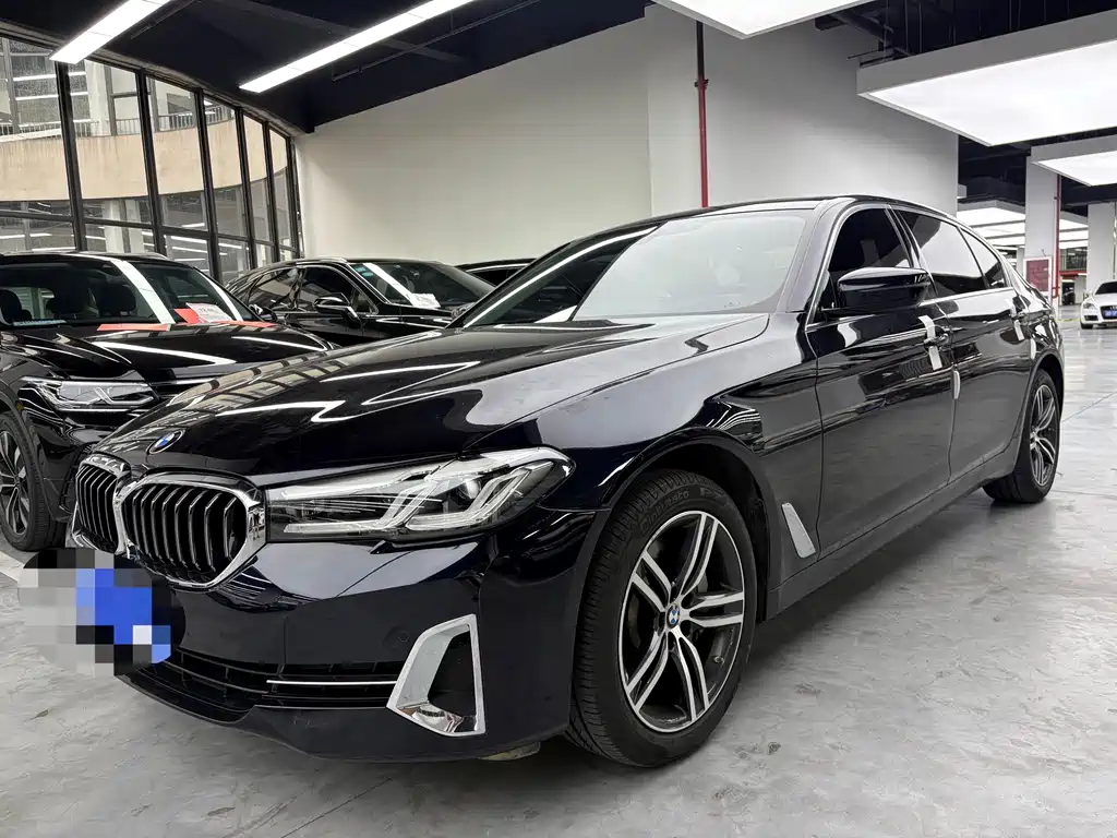 BMW 5 Series 2023 — фото 1