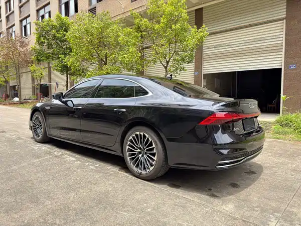 Audi A7L 2025