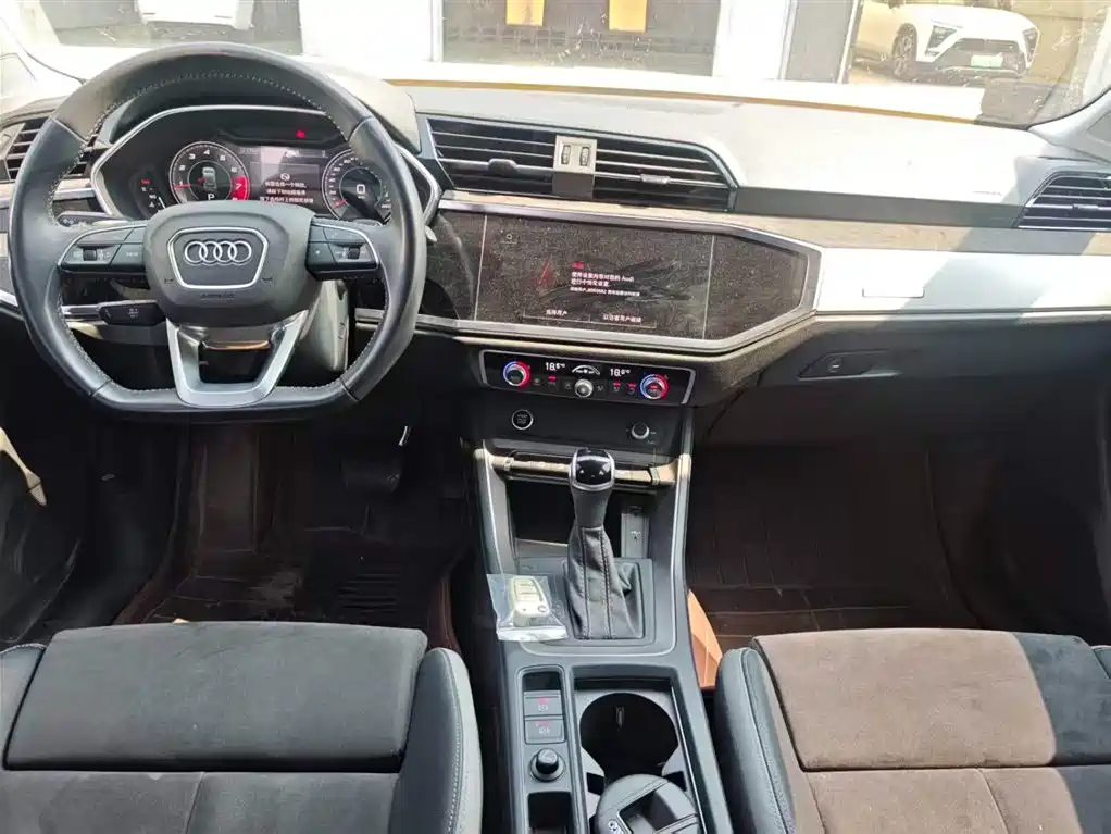 Audi Q3 2022 — фото 10