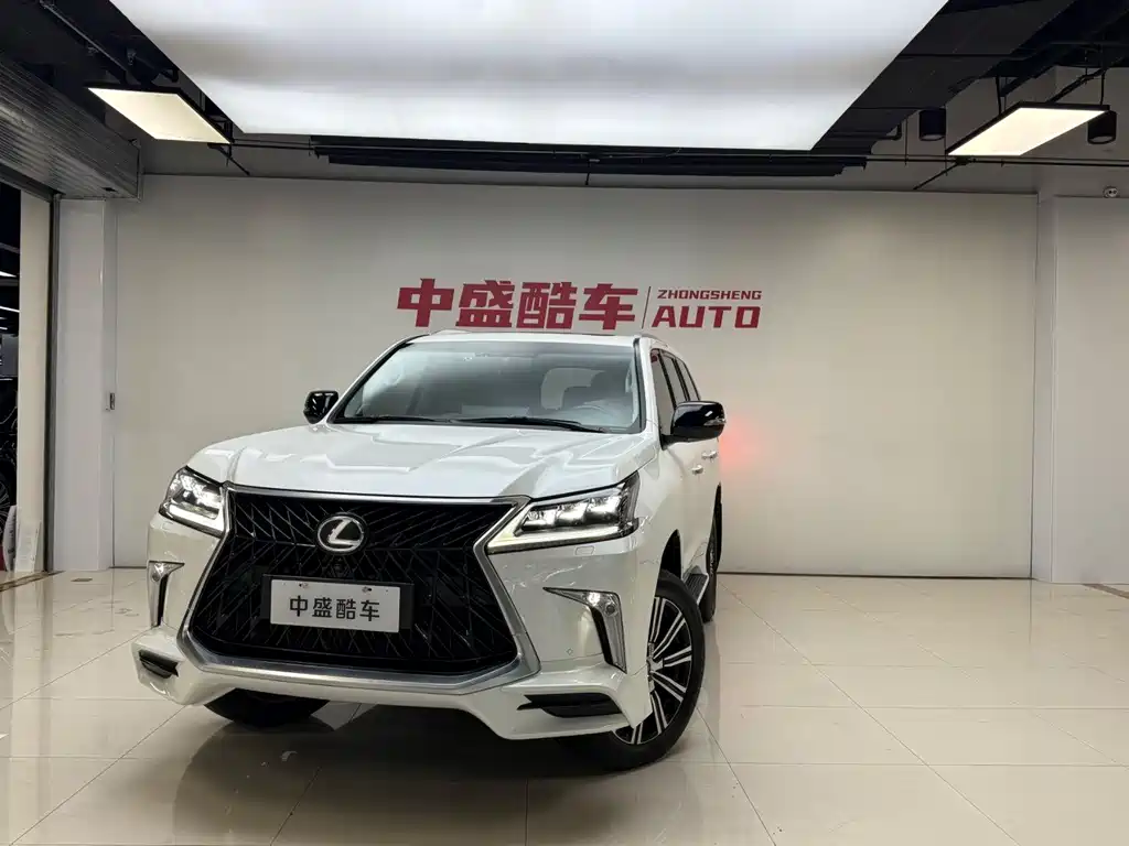 Lexus LX 2017 — фото 1
